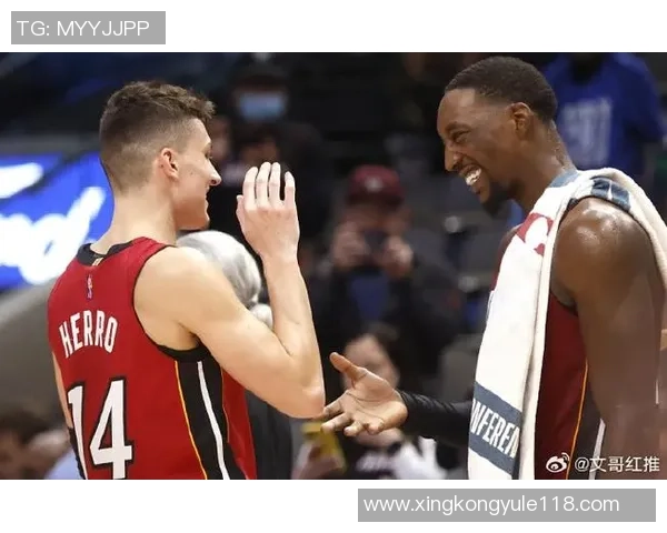 戴维恩米切尔称赞阿德巴约团队凝聚力强调球队团结精神 戴维恩米切尔称赞阿德巴约团队凝聚力强调球队团结精神