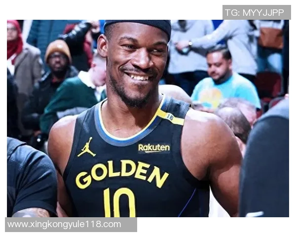 巴特勒半场状态火热8投6中贡献13分还送出4篮板4助攻表现全面