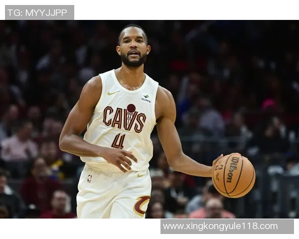 双塔组合表现出色小莫布里与阿伦半场联手贡献15分8篮板助力球队 双塔组合表现出色小莫布里与阿伦半场联手贡献15分8篮板助力球队