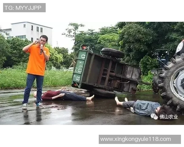 弗拉门戈球迷乘坐巴士发生翻车事故造成三人重伤